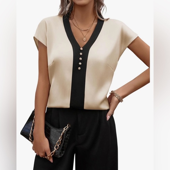 Set of 4 Chanel Buttons - Picture 5 of 8